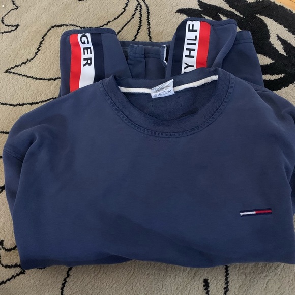 Vintage Tommy Hilfiger Distressed Sweatshirt - Picture 6 of 8